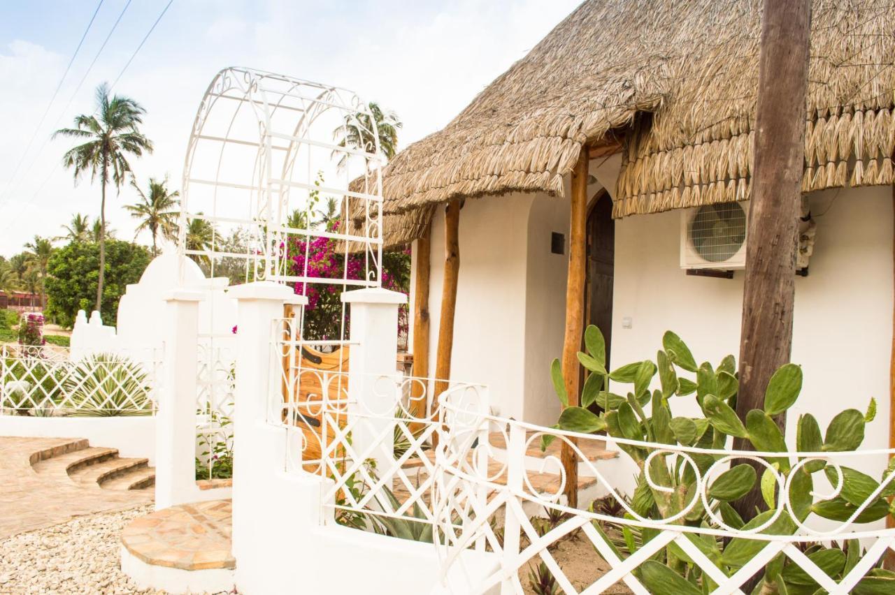 Sunset View Tofo Hotel Exterior photo